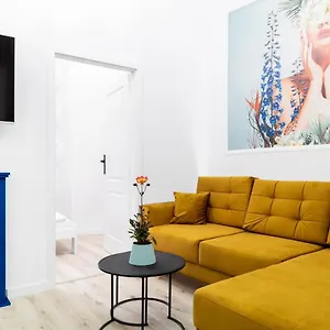  Apartment Magnificent Zyblikiewicza 11a, Location